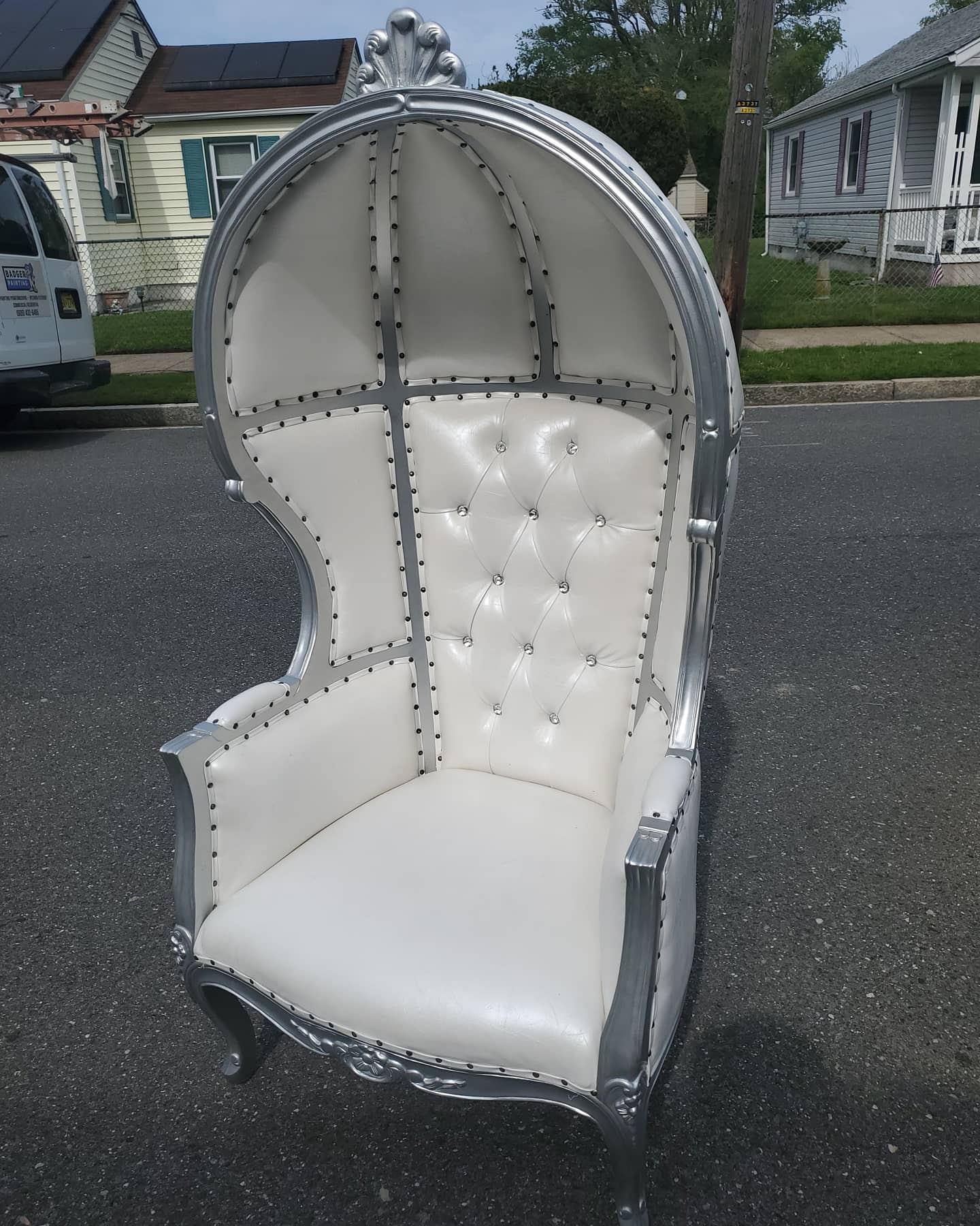 Nightingale Throne Chair